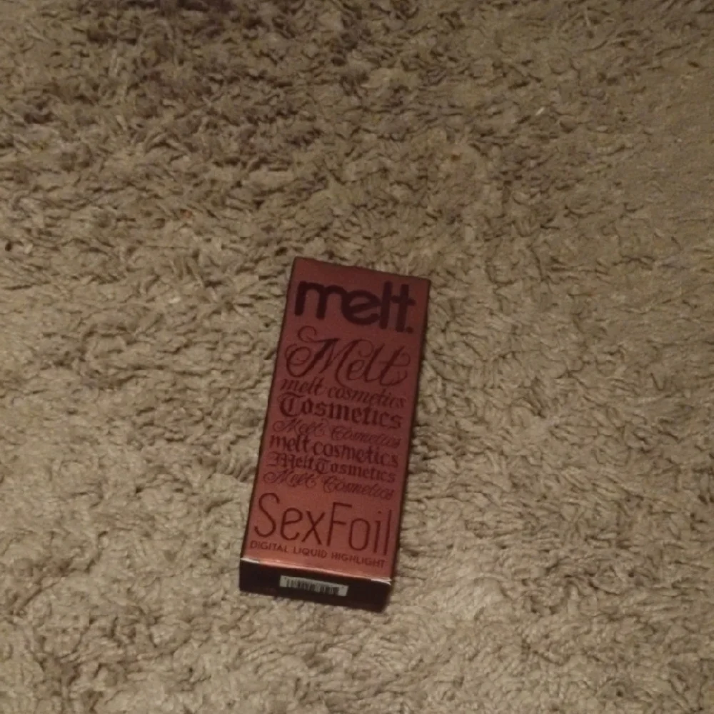 Melt Cosmetics SexFoil Liquid Highlight in Brown Packaging and ELF Putty Blush - Picture 1 of 7